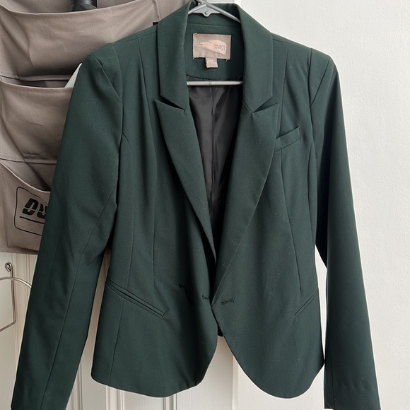 Love 21 beautiful emerald green fitted jacket - Picture 2 of 6